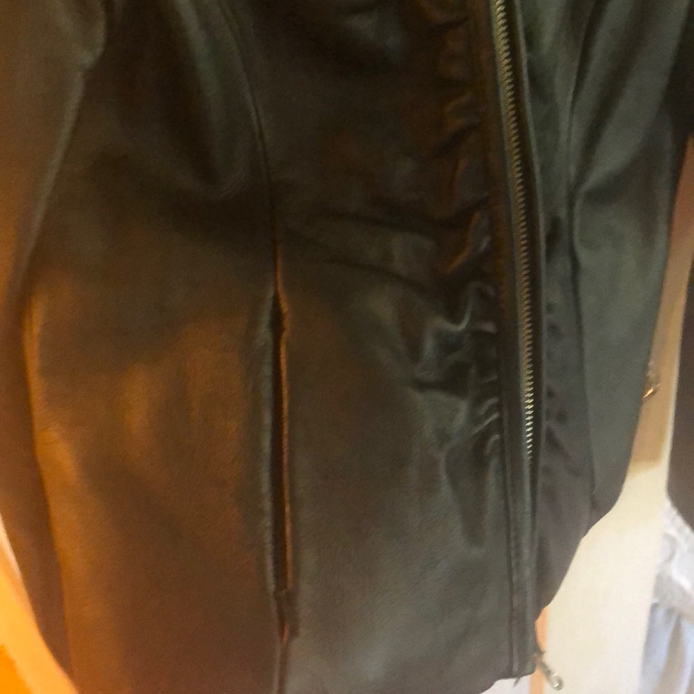 Leather jacket - Picture 3 of 6